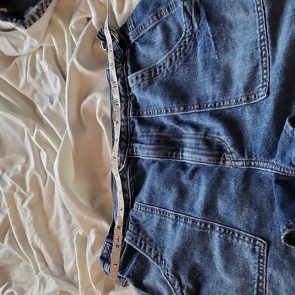 American Eagle Highest Rise Mom Short - Picture 11 of 15